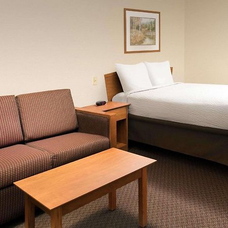 Woodspring Suites Midland Exterior foto