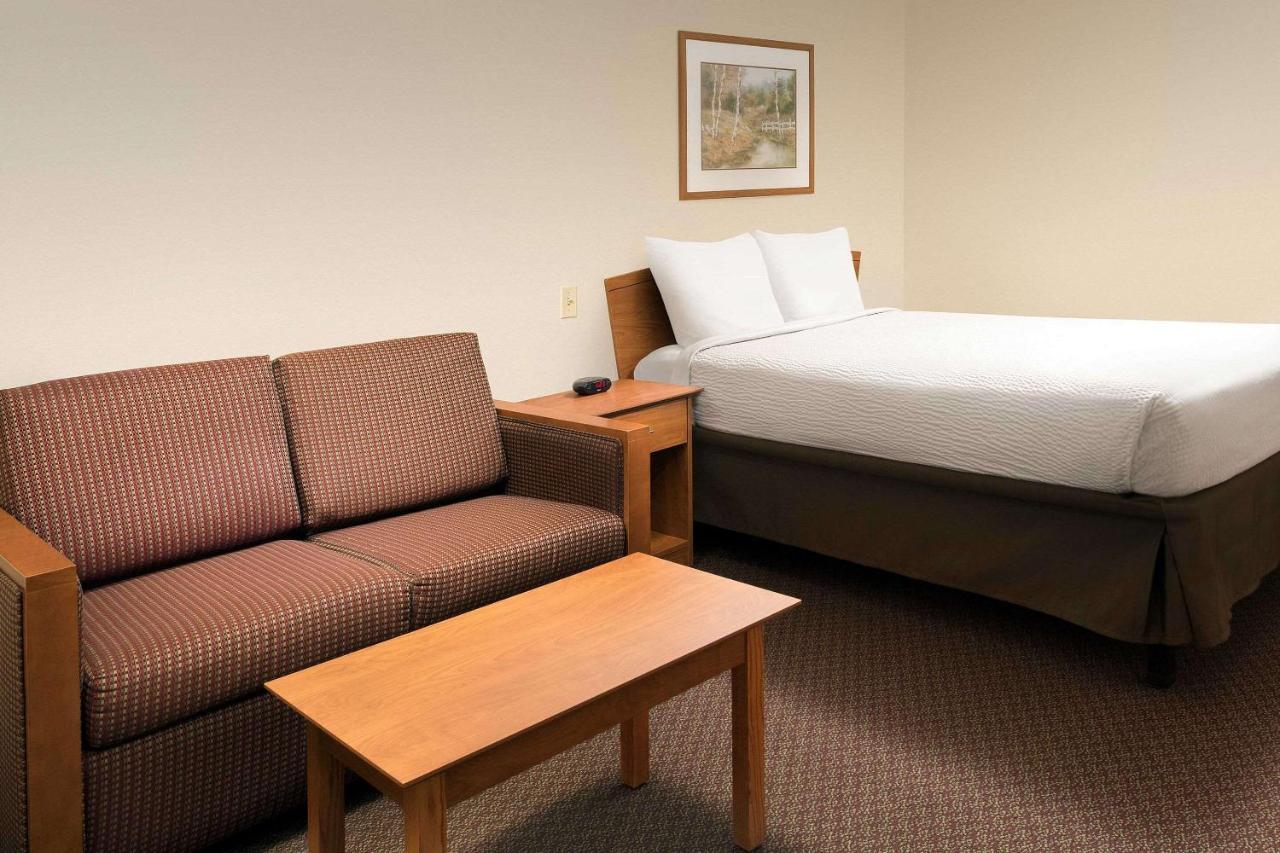 Woodspring Suites Midland Exterior foto