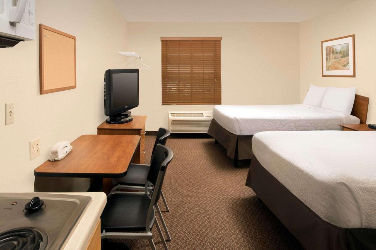 Woodspring Suites Midland Exterior foto