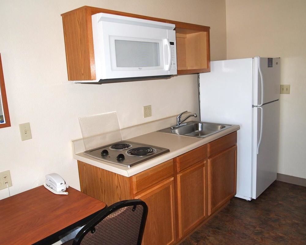 Woodspring Suites Midland Exterior foto