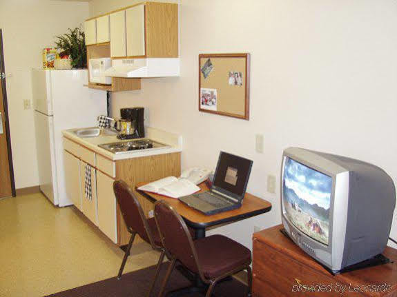 Woodspring Suites Midland Quarto foto