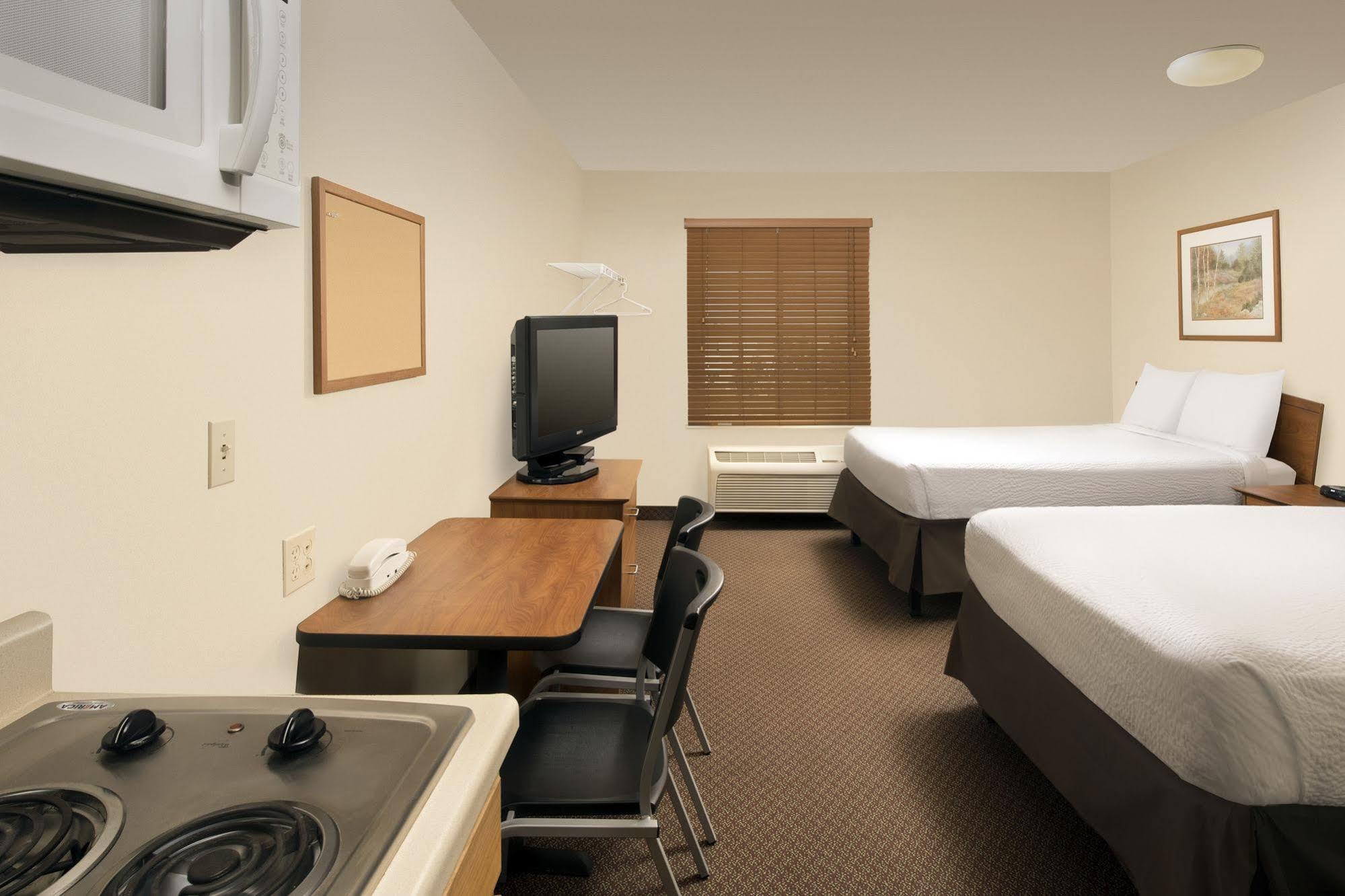 Woodspring Suites Midland Exterior foto