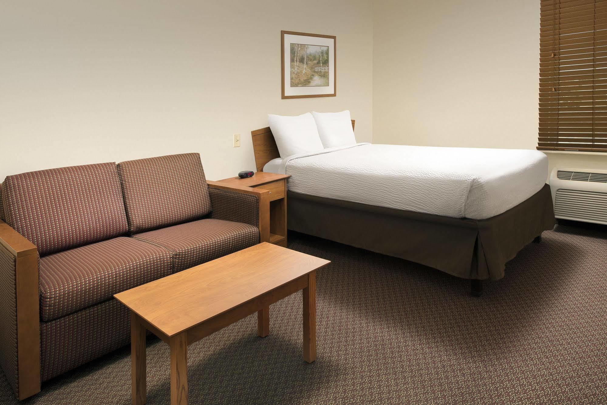 Woodspring Suites Midland Exterior foto